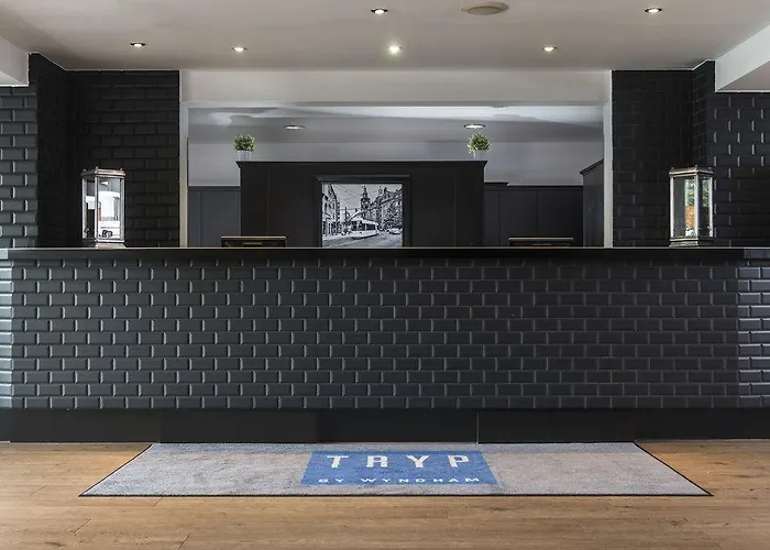 Good Morning + East Hotel