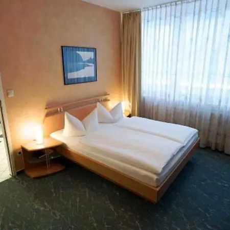 Hotel Good Morning + East Berlin