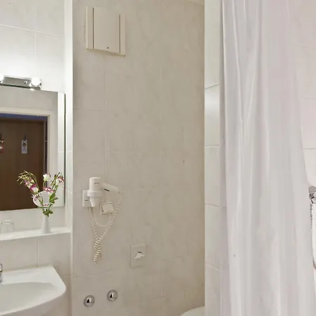 Good Morning + East Hotel Berlin