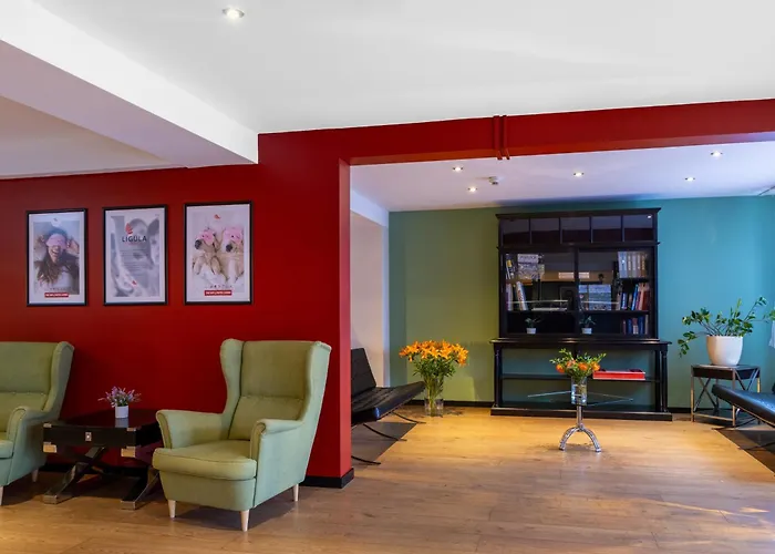 Good Morning + East Hotel 3*