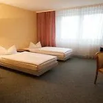 Отель Good Morning + East 3*