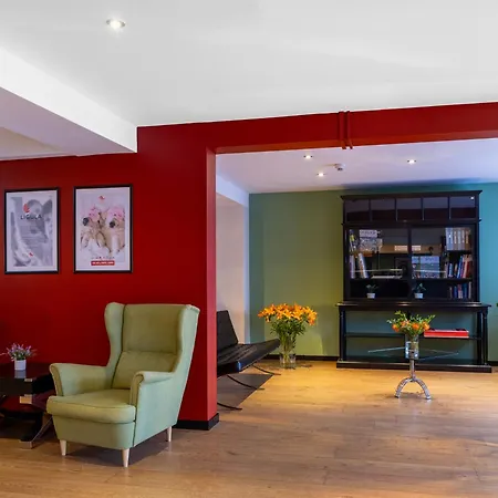 Good Morning + East Ξενοδοχείο 3*