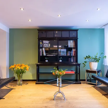 Szálloda Good Morning + East