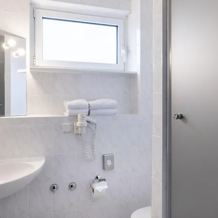 Good Morning + East 3* Βερολίνο