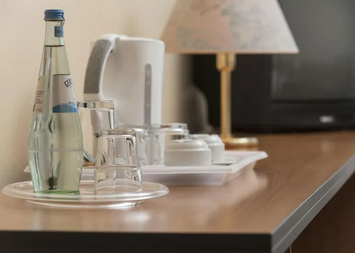 Good Morning + East Otel 3*