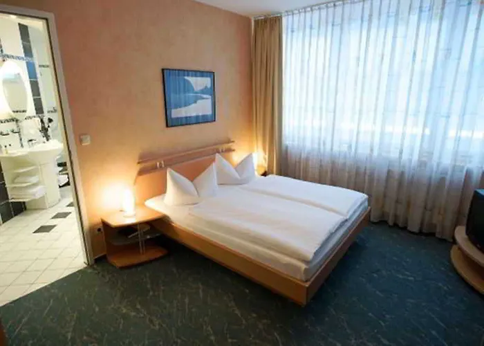 Otel Good Morning + East Berlin