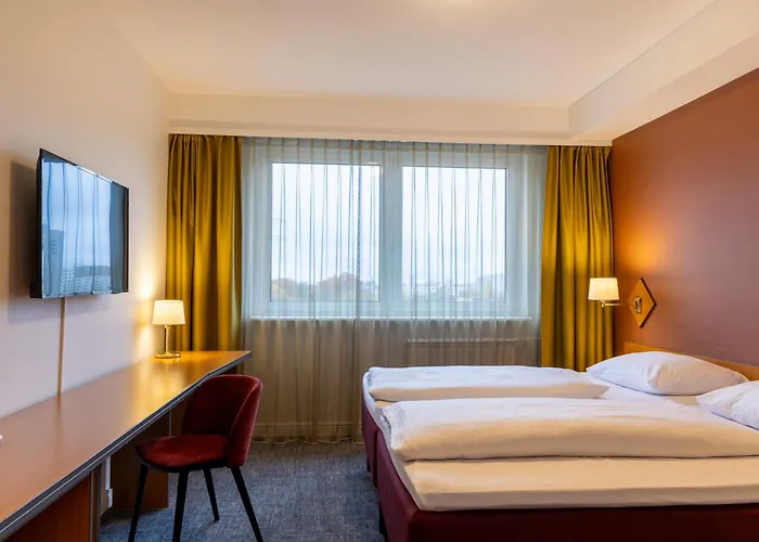 Otel Good Morning + East 3*