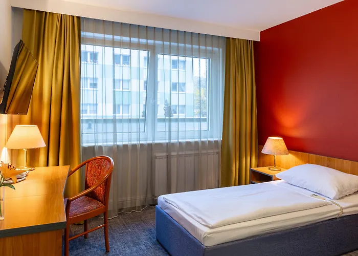 Otel Good Morning + East Berlin