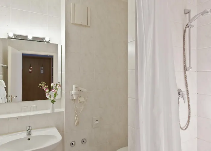 Good Morning + East Otel Berlin