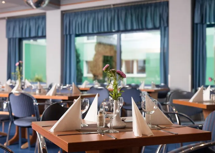 Otel Good Morning + East Berlin