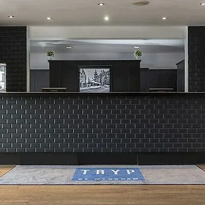 Otel Good Morning + East 3*