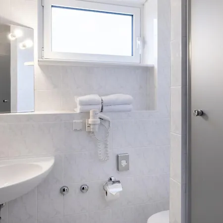 Good Morning + East Otel Berlin