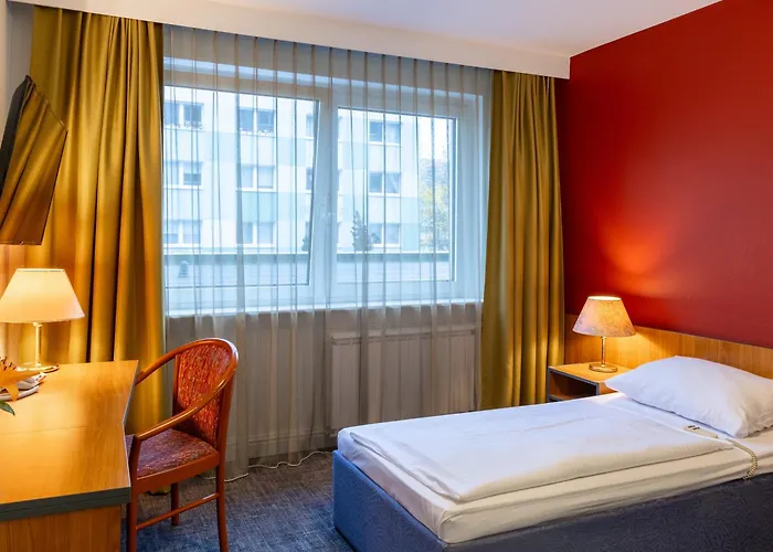 Good Morning + East Berlin